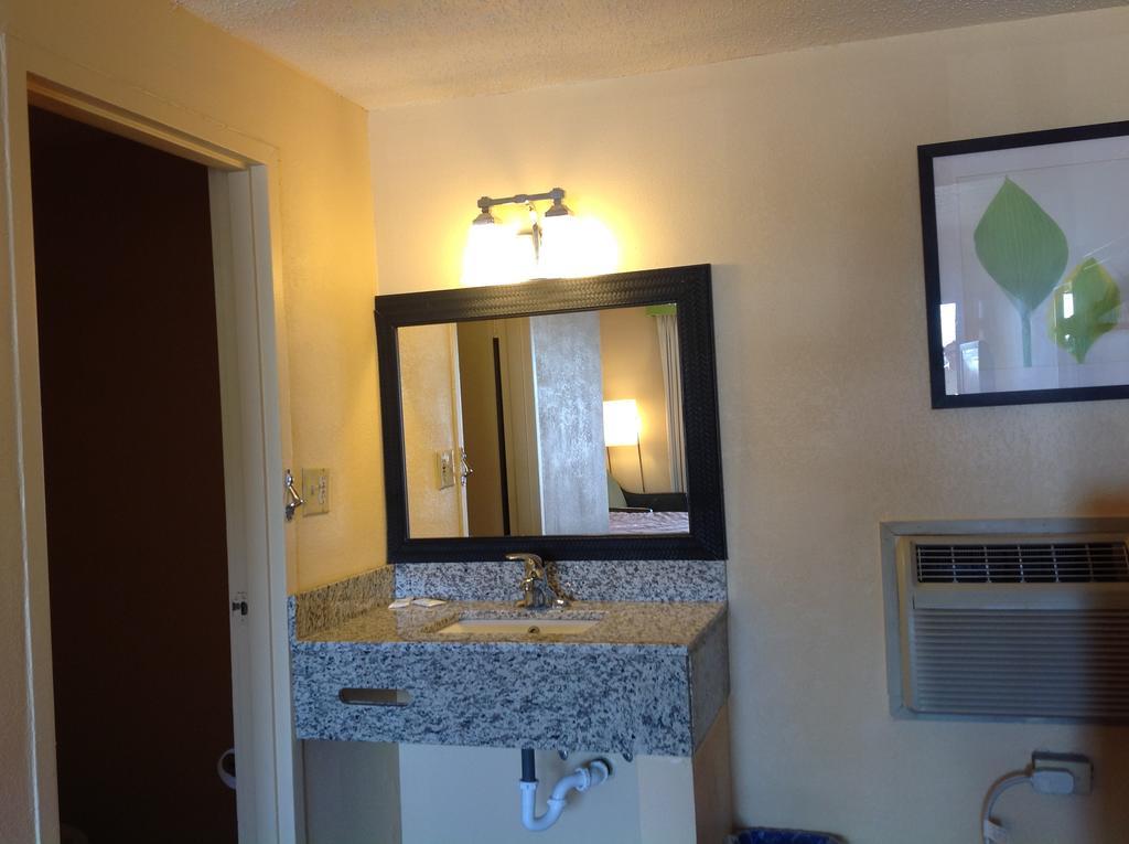 Diamond Inn & Suites Richmond Luaran gambar