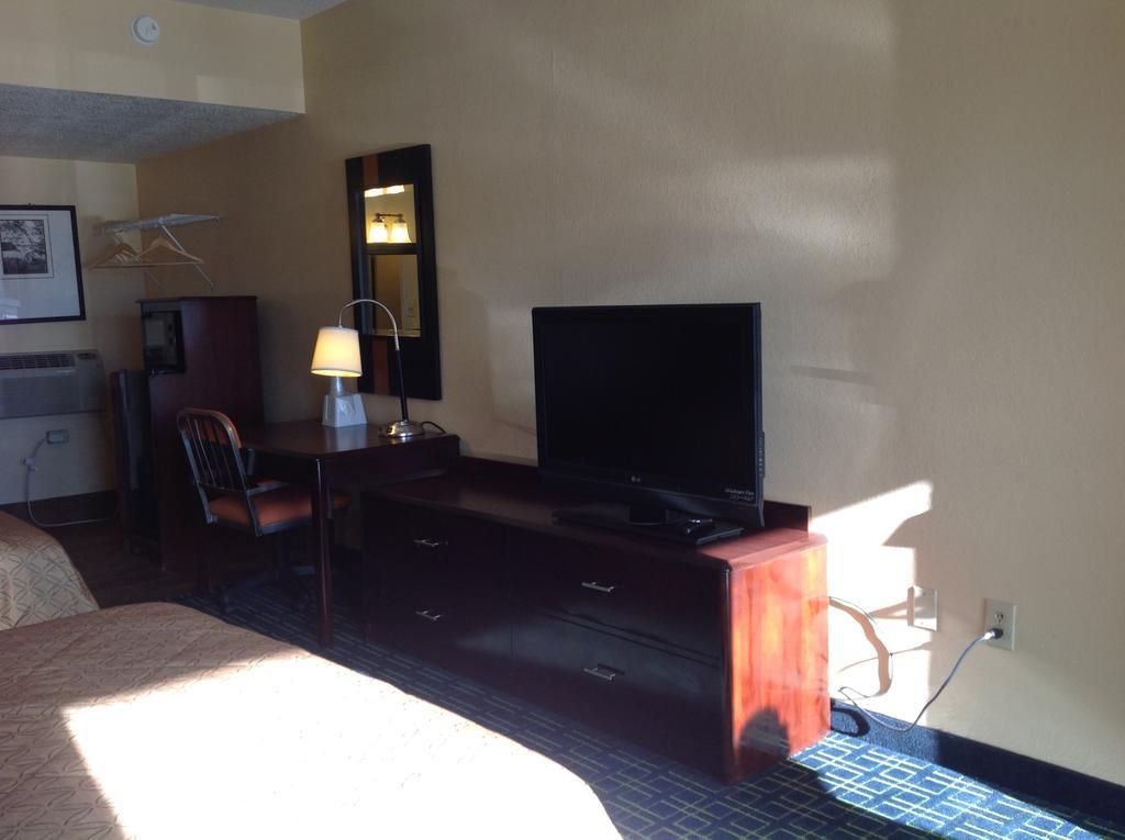 Diamond Inn & Suites Richmond Luaran gambar
